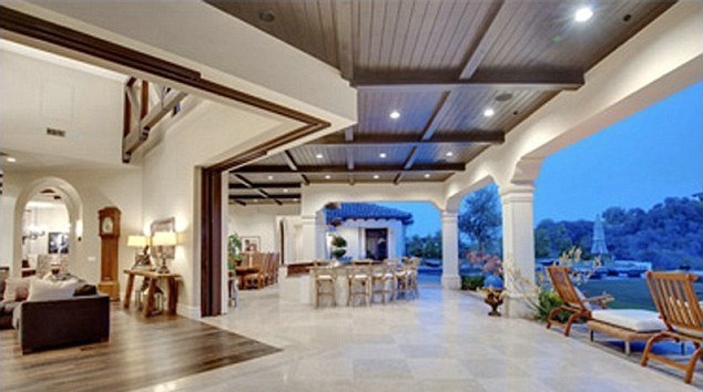 別墅裝修設(shè)計星布蘭妮上億豪宅